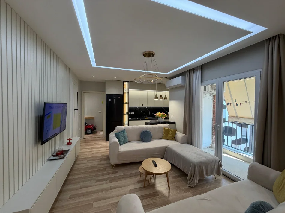 Tirane, jepet me qera apartament 2+1 Kati 5, 110 m² 900 € (ALI DEMI)