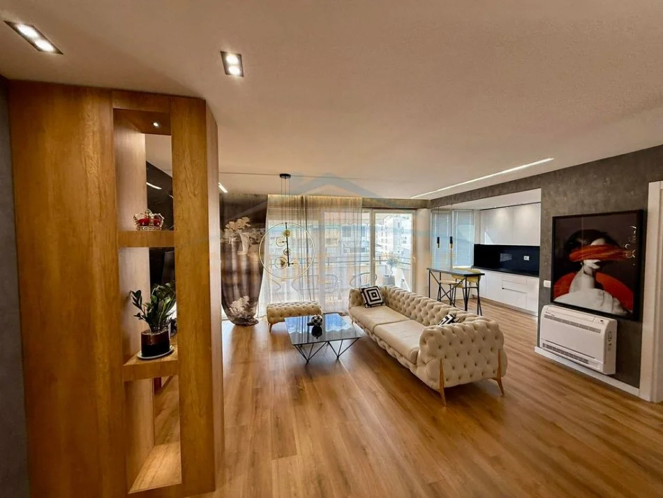 Tirane, jepet me qera apartament 2+1 Kati 5, 136 m² 1.000 € (21 DHJETORI)