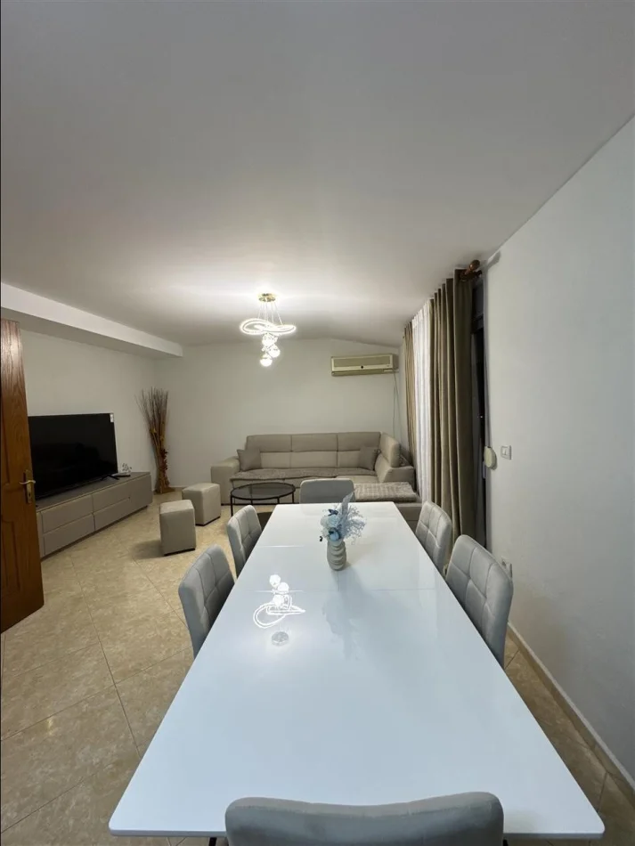Tirane, jepet me qera apartament 2+1 Kati 5, 140 m² 500 € (Kodra E. Priftit)