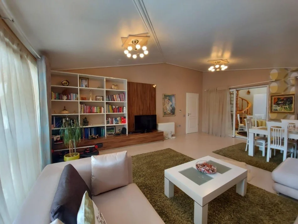 Tirane, jepet me qera apartament 2+1 Kati 5, 148 m² (Dajt)