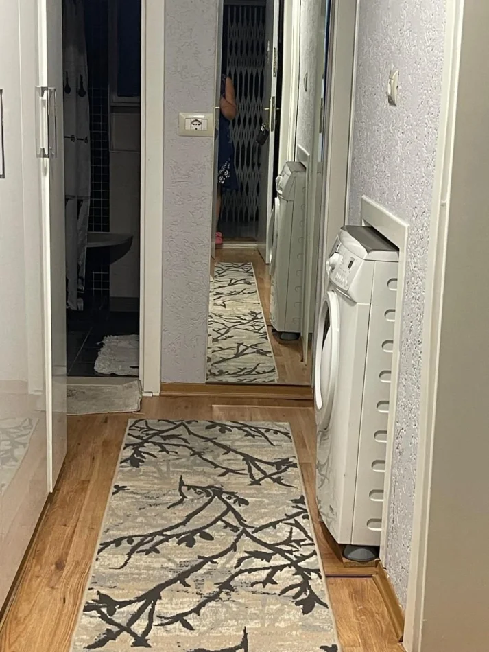 Tirane, jepet me qera apartament 2+1 Kati 5, 60 m² 600 € (Rruga Bilal Golemi)
