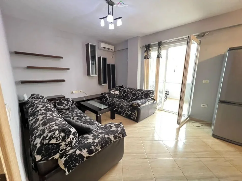 Tirane, jepet me qera apartament 2+1 Kati 5, 70 m² 520 € (BULEVARDI I RI)