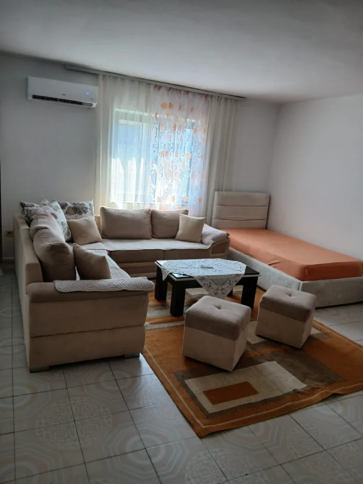 Tirane, jepet me qera apartament 2+1 Kati 5, 70 m² 600 € (VASIL SHANTO)