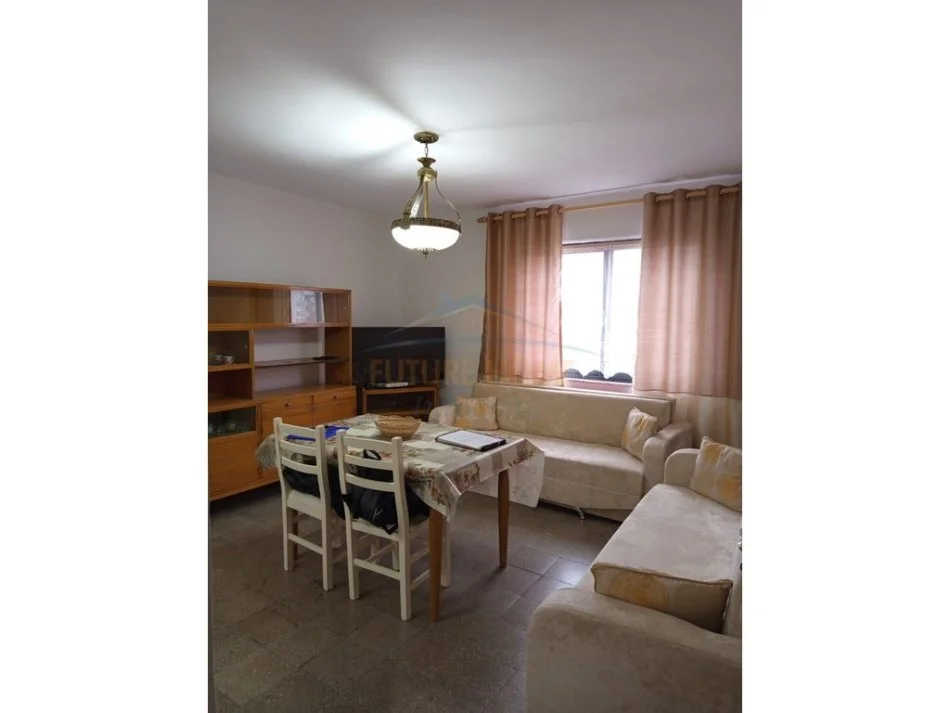 Tirane, jepet me qera apartament 2+1 Kati 5, 71 m² 550 € (Shkolla e Kuqe)