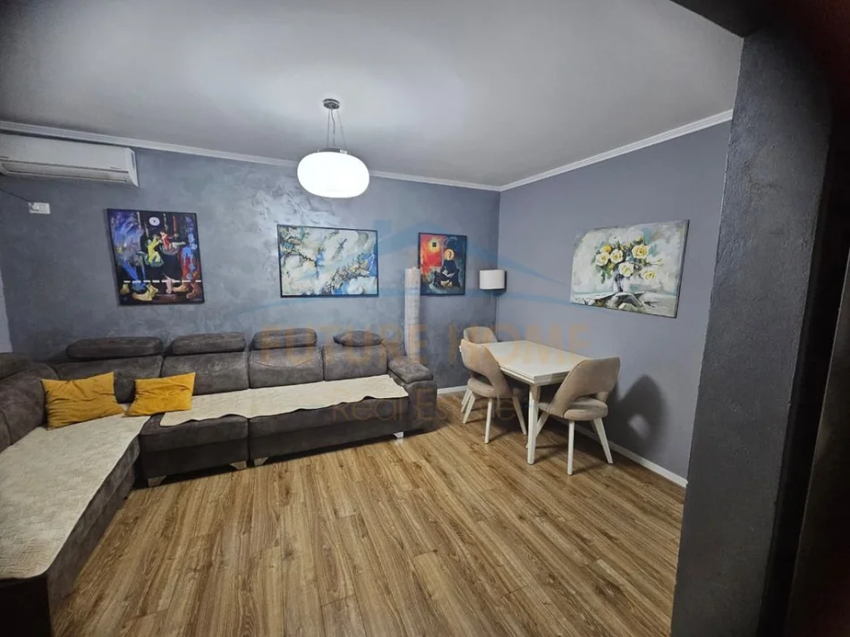 Tirane, jepet me qera apartament 2+1 Kati 5, 71 m² 600 € (Rruga Kongresi Manastirit)