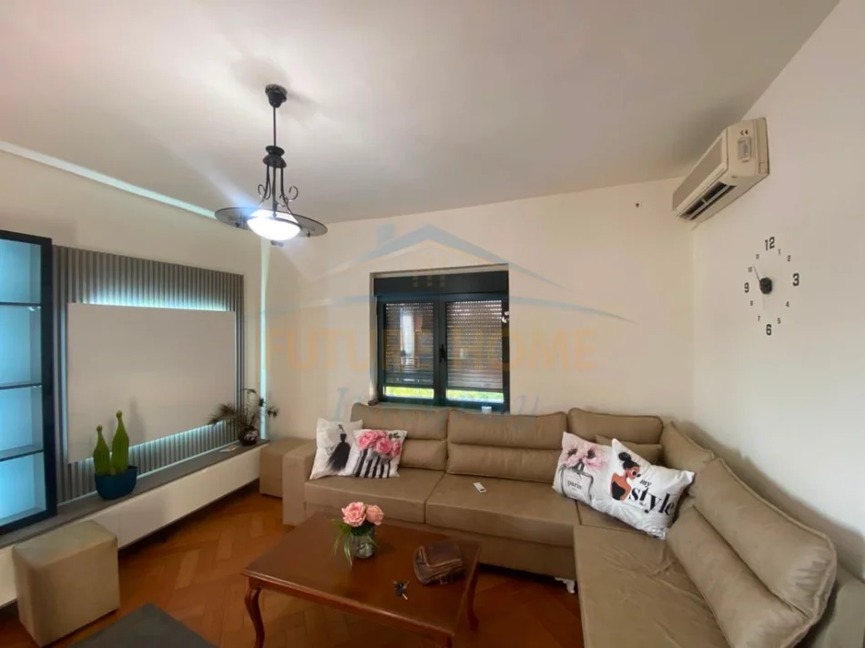 Tirane, jepet me qera apartament 2+1 Kati 5, 71 m² (Rruga e Elbasanit) 100.000 Leke