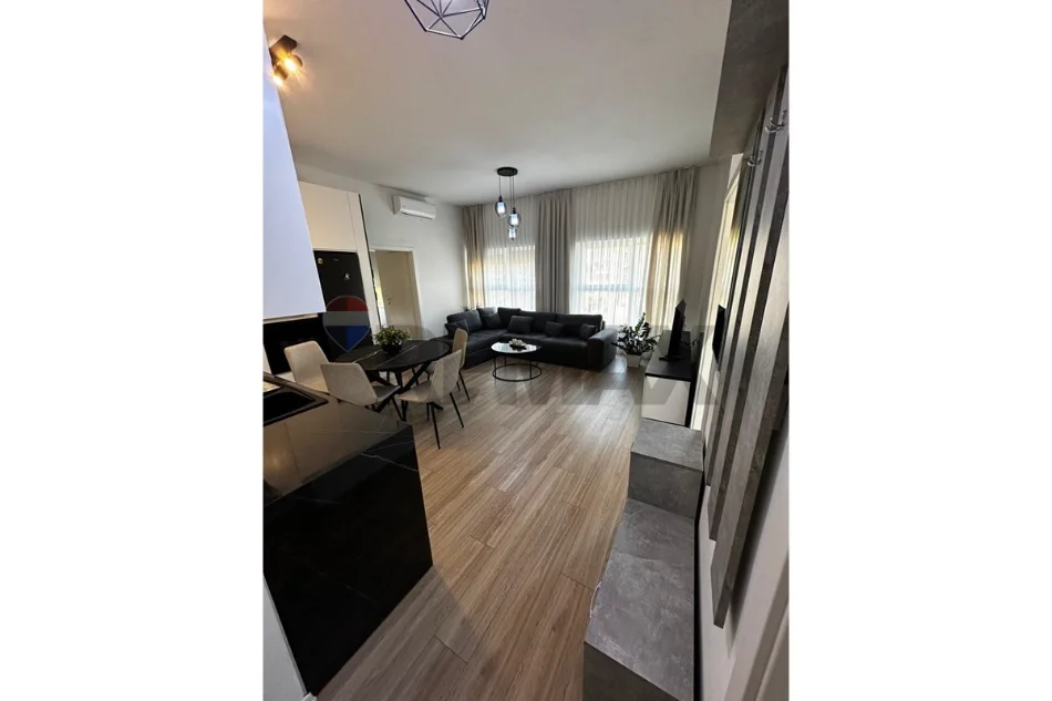 Tirane, jepet me qera apartament 2+1 Kati 5, 75 m² 52.000 € (MANGALEM)