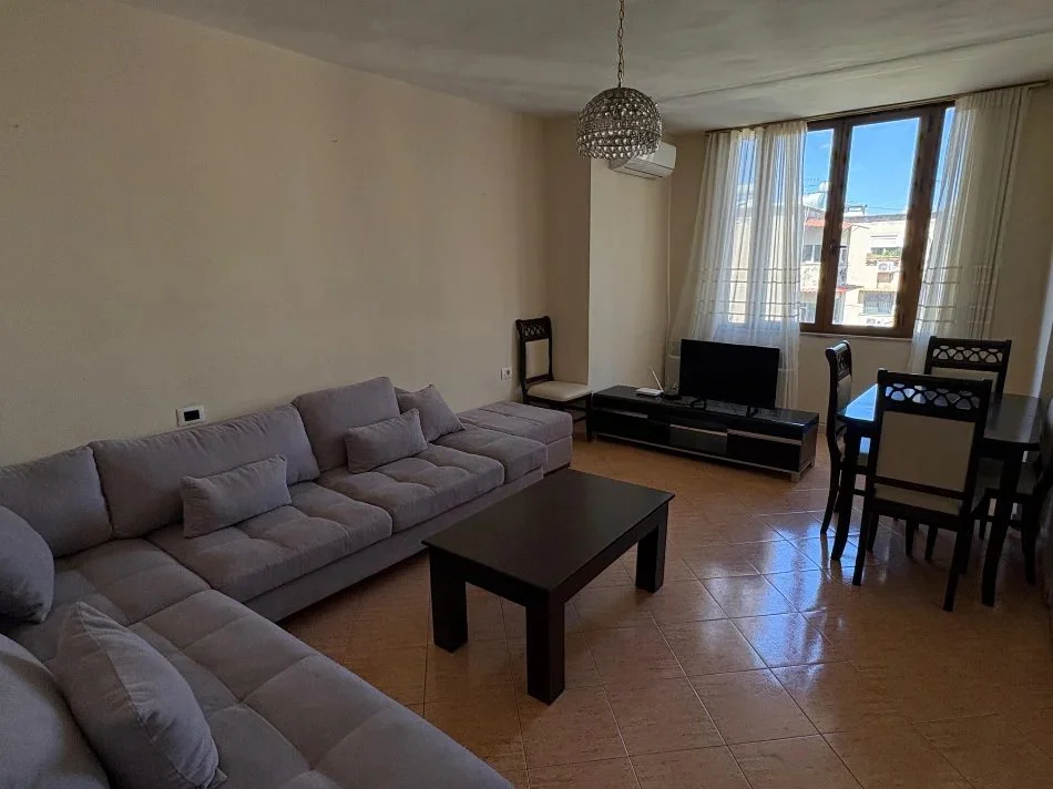 Tirane, jepet me qera apartament 2+1 Kati 5, 75 m² 550 € (Rruga e Elbasanit)