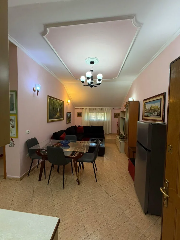 Tirane, jepet me qera apartament 2+1 Kati 5, 80 m² 500 € (SHALLVARET)