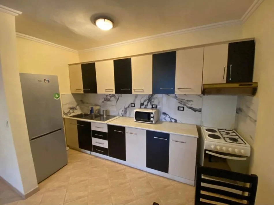 Tirane, jepet me qera apartament 2+1 Kati 5, 80 m² 550 € (Prokuroria e Rrethit Gjyqësor Tiranë)