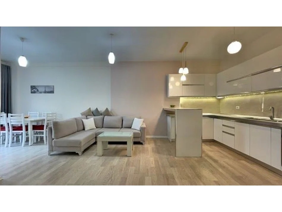 Tirane, jepet me qera apartament 2+1 Kati 5, 82 m² 650 € (KODRA E DJELLIT)