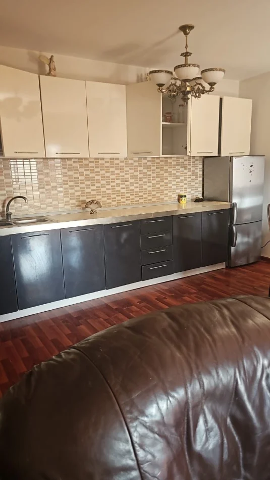 Tirane, jepet me qera apartament 2+1 Kati 5, 83 m² 600 € (Apartament 21 Me Qerarr Fortuzi)