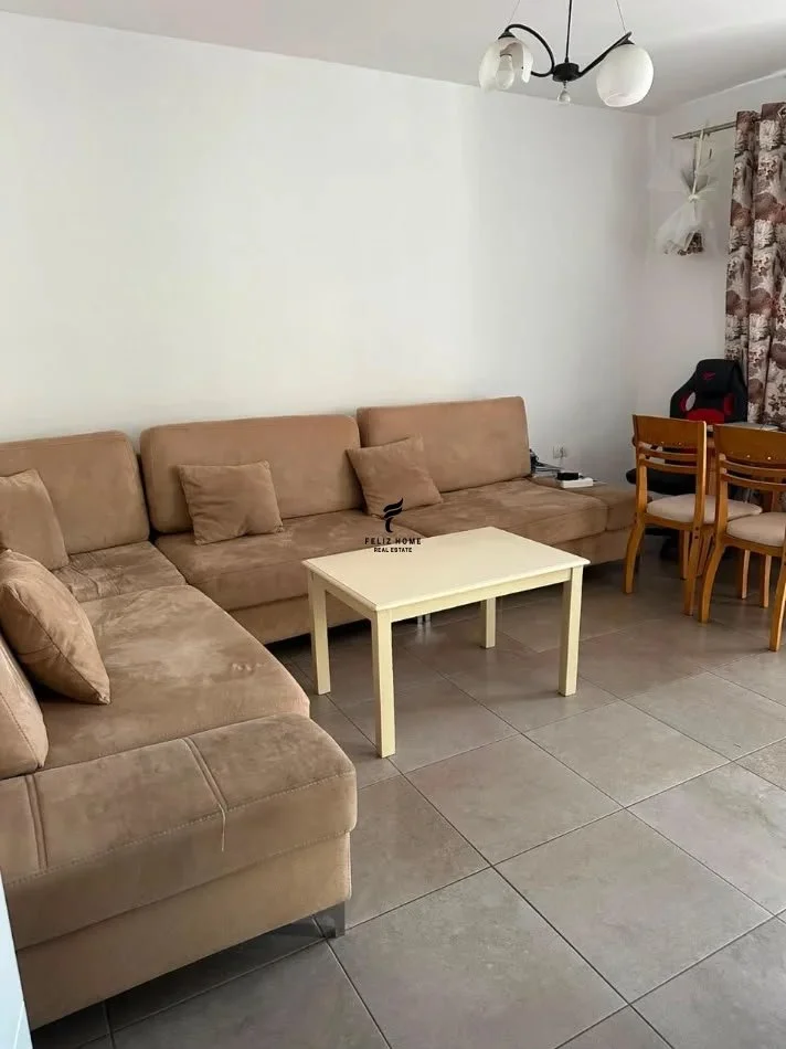 Tirane, jepet me qera apartament 2+1 Kati 5, 85 m² 550 € (MINE PEZA)