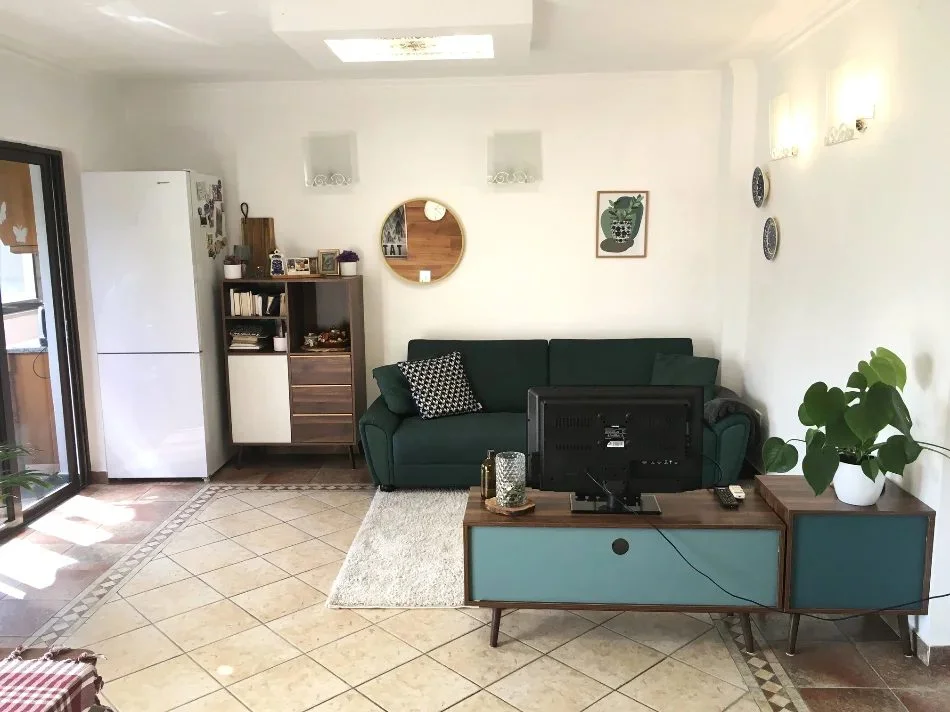 Tirane, jepet me qera apartament 2+1 Kati 5, 85 m² 650 € (Rruga e Durrësit)