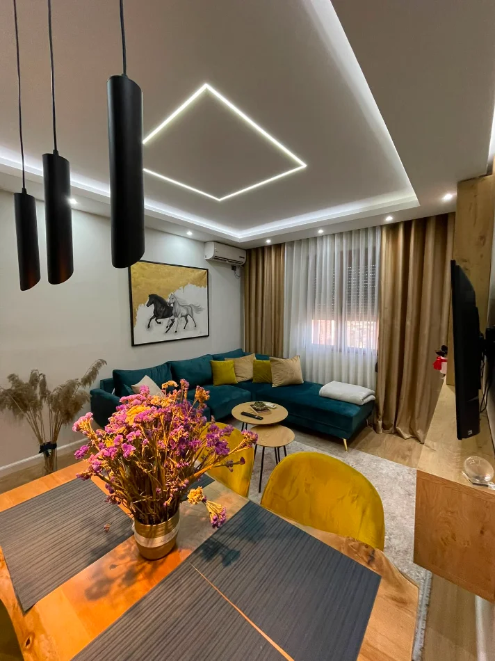 Tirane, jepet me qera apartament 2+1 Kati 5, 85 m² 670 €