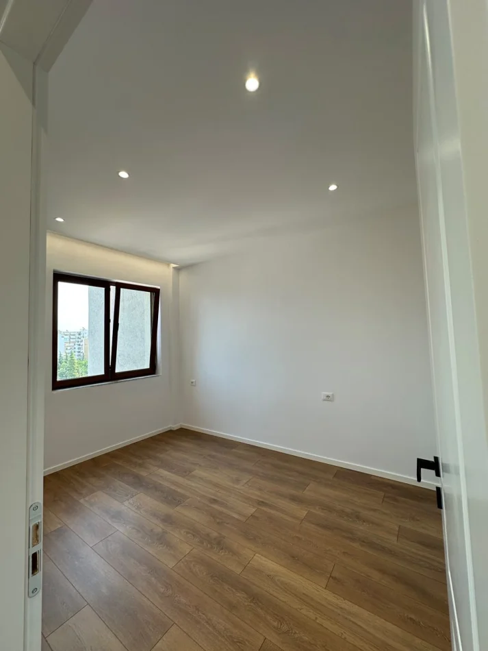 Tirane, jepet me qera apartament 2+1 Kati 5, 86 m² 198.000 € (Rruga Irfan Tomini)