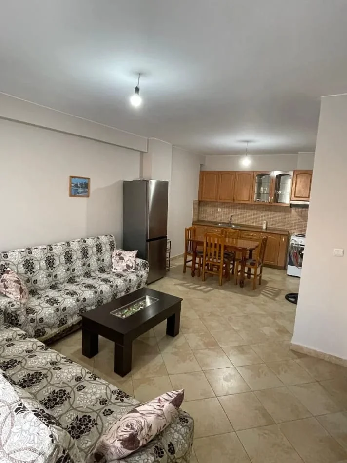 Tirane, jepet me qera apartament 2+1 Kati 5, 90 m² 400 € (PALLATET CABEJ)
