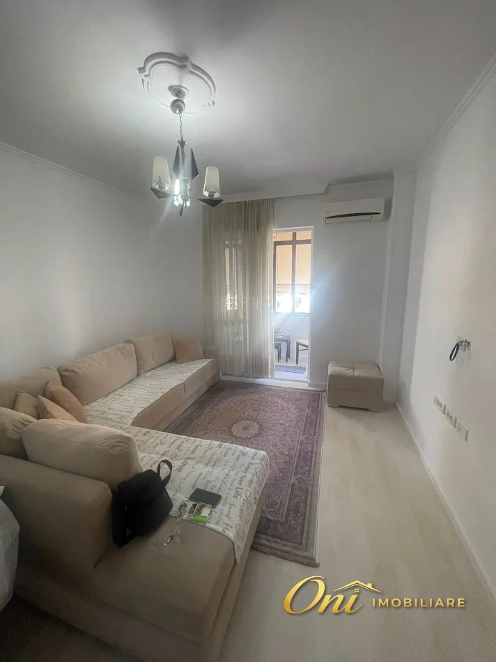 Tirane, jepet me qera apartament 2+1 Kati 5, 90 m² 650 € (RRUGA E KAVAJES)