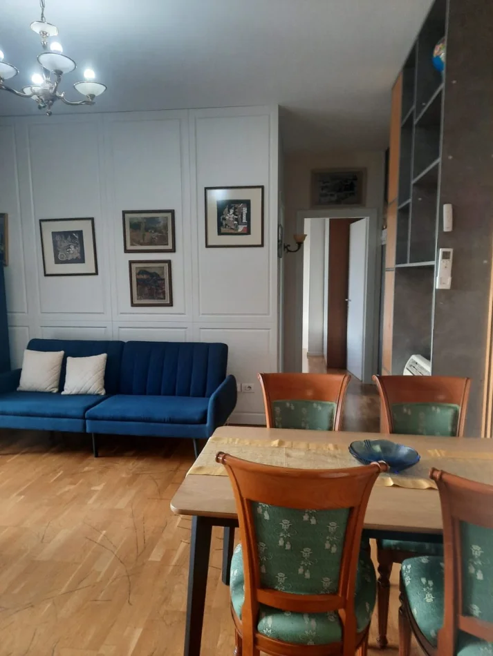 Tirane, jepet me qera apartament 2+1 Kati 5, 90 m² 700 € (Rruga e barrikadave)