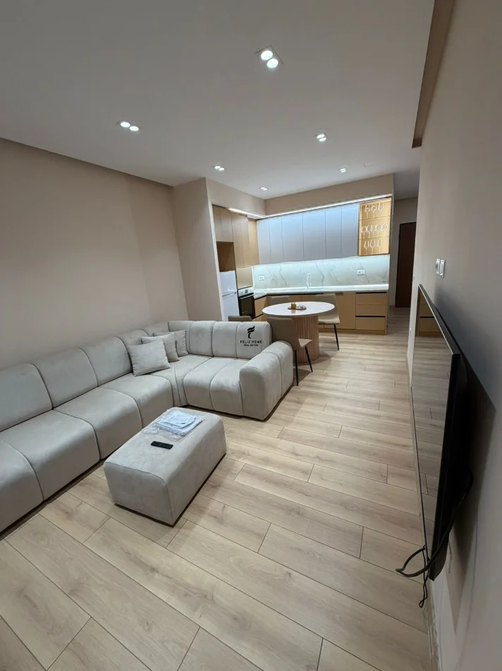 Tirane, jepet me qera apartament 2+1 Kati 5, 90 m² 900 € (DON BOSKO)