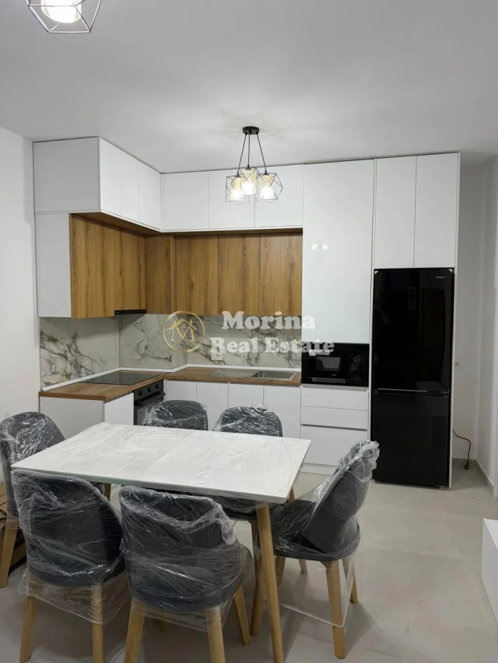 Tirane, jepet me qera apartament 2+1 Kati 5, 90 m² (Rruga 5 Maji)