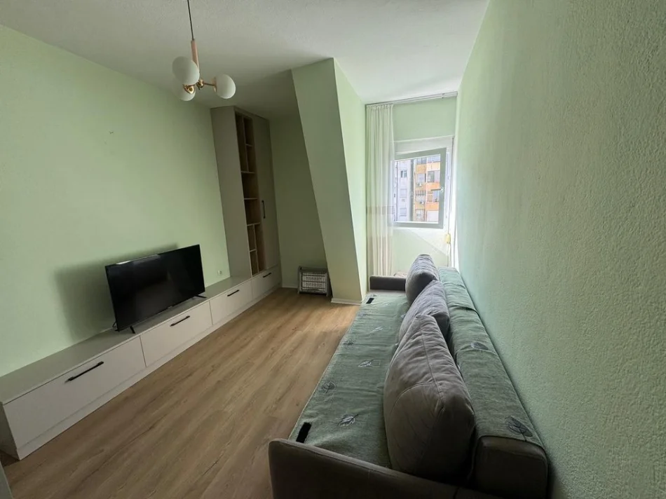 Tirane, jepet me qera apartament 2+1 Kati 5, 94 m² 600 € (Rruga e Kavajes)
