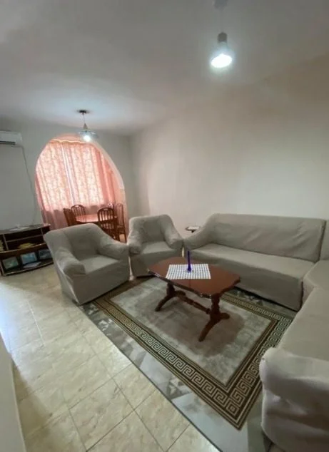 Tirane, jepet me qera apartament 2+1 Kati 5, 95 m² 620 € (Rruga Ali Visha)