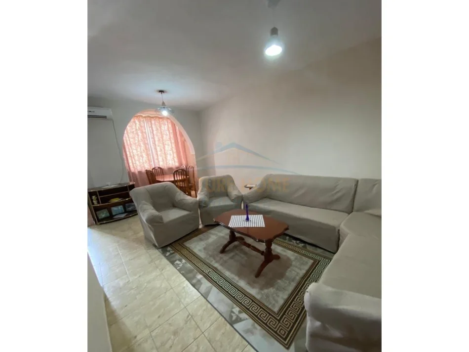 Tirane, jepet me qera apartament 2+1 Kati 5, 95 m² (Pas Ambasades Amerikane)