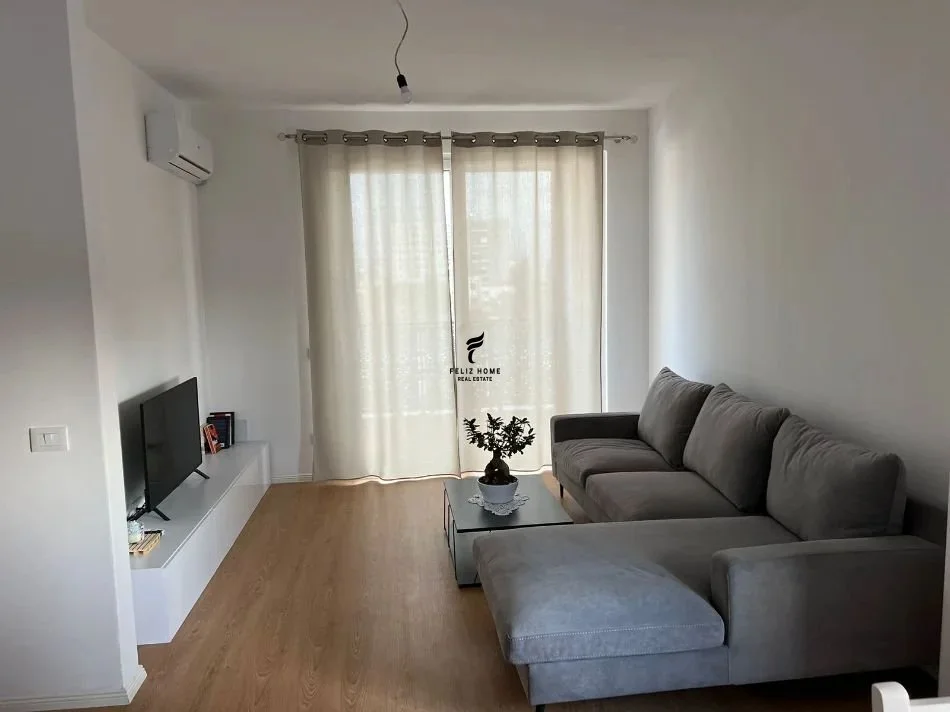 Tirane, jepet me qera apartament 2+1 Kati 5, 96 m² 550 € (RRUGA E DIBRES)