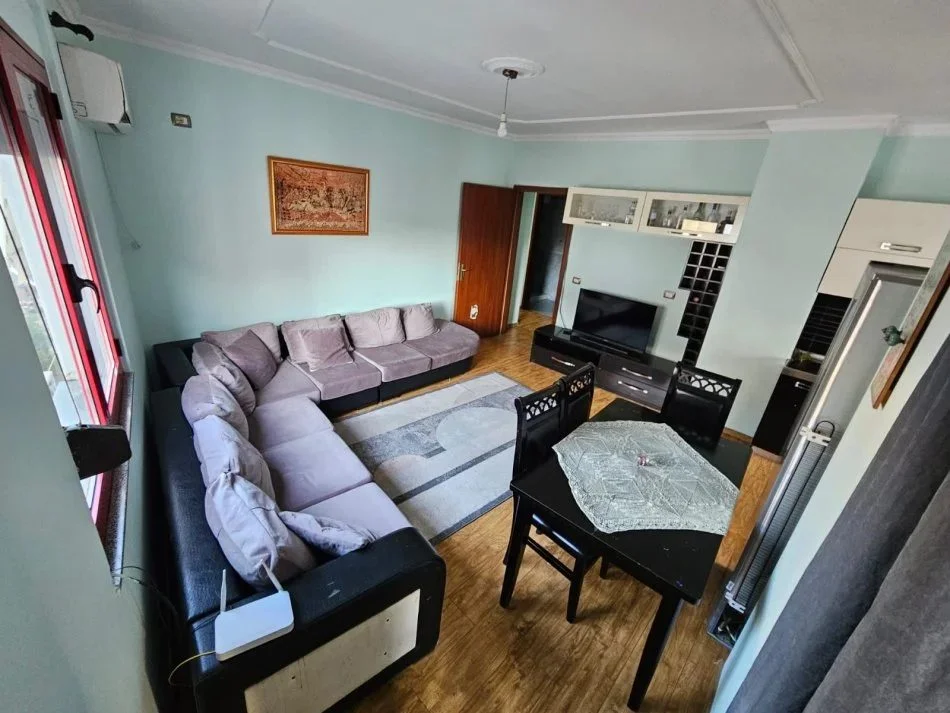 Tirane, jepet me qera apartament 2+1 Kati 6, 100 m² 530 € (Yzberisht)