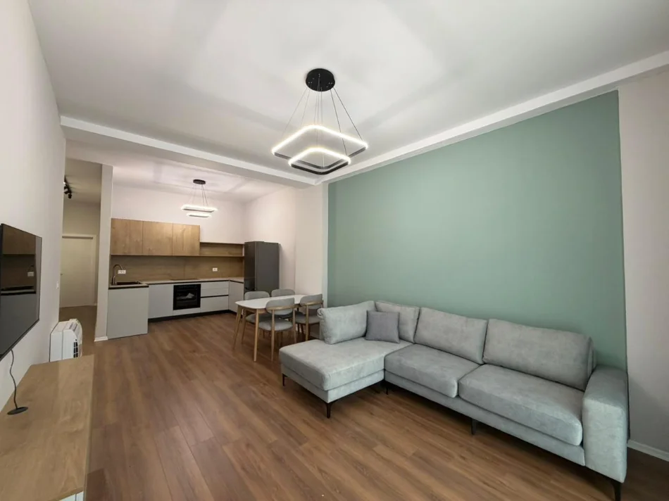 Tirane, jepet me qera apartament 2+1 Kati 6, 110 m² 750 € (Laprake)
