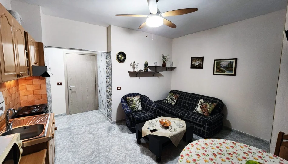 Tirane, jepet me qera apartament 2+1 Kati 6, 114 m² 1.000 € (Dhjetori)