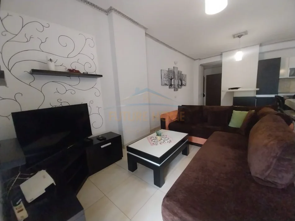 Tirane, jepet me qera apartament 2+1 Kati 6, 127 m² 600 € (Zogu i Zi)
