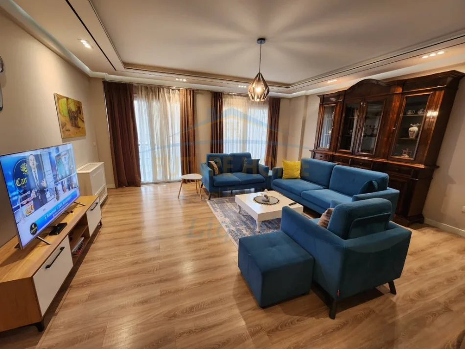 Tirane, jepet me qera apartament 2+1 Kati 6, 131 m² 1.500 € (RRUGA E KOSOVAREVE)