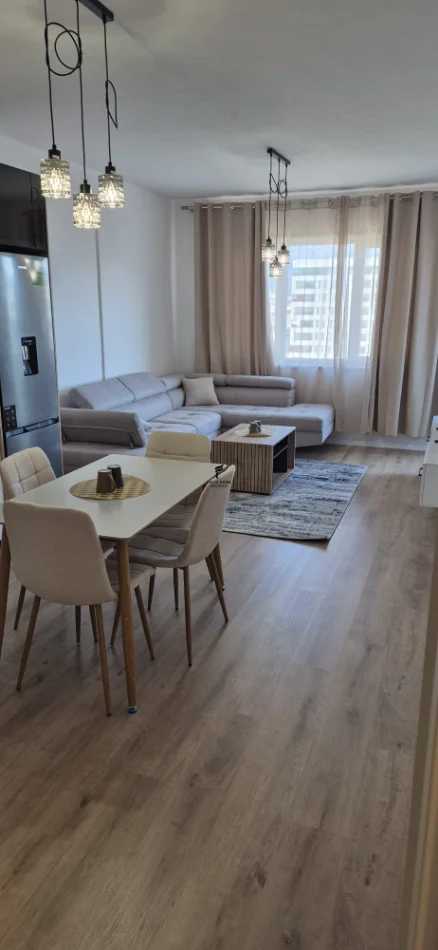 Tirane, jepet me qera apartament 2+1 Kati 6, 75 m² 600 € (UNIVERS CITY)