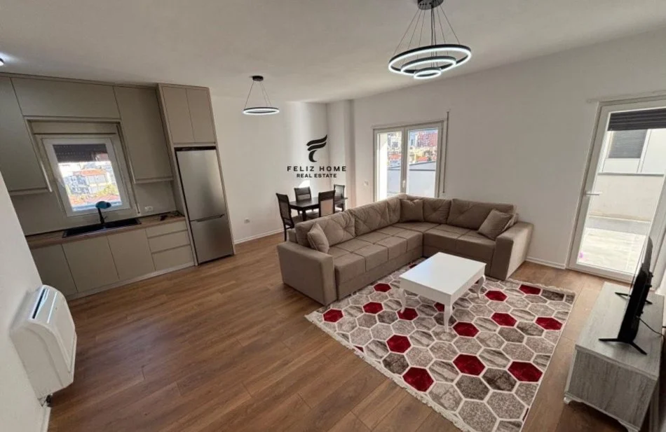 Tirane, jepet me qera apartament 2+1 Kati 6, 80 m² 800 € (XHAMLLIKU)