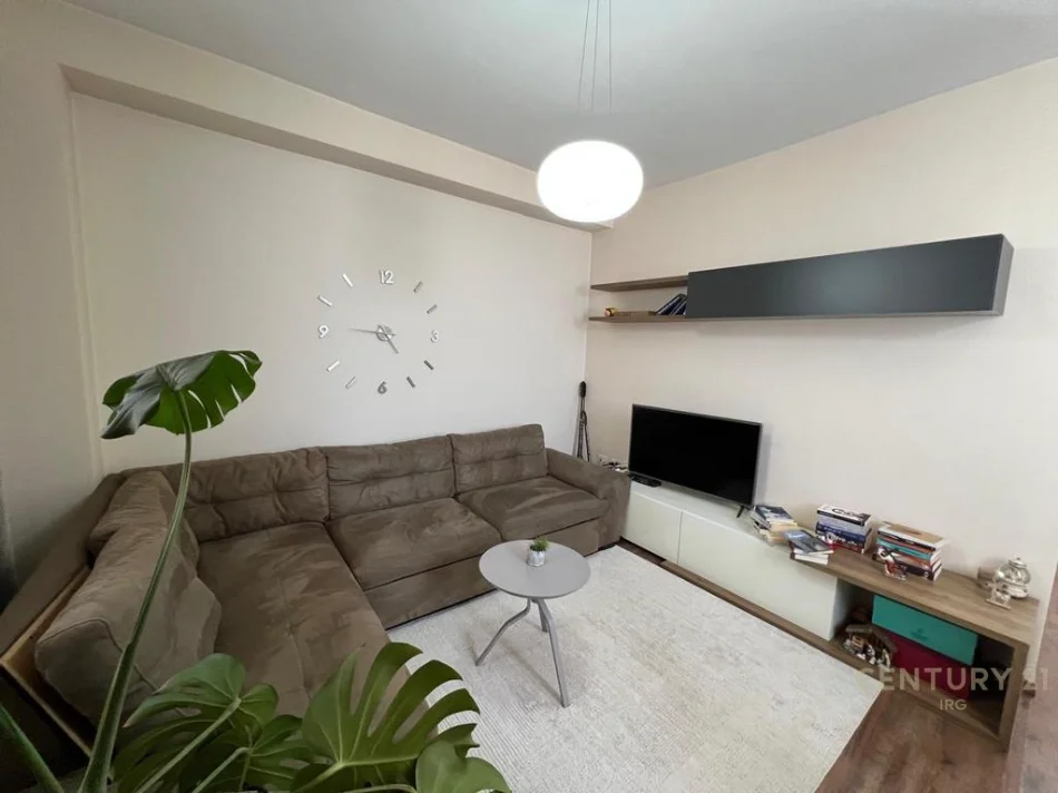 Tirane, jepet me qera apartament 2+1 Kati 6, 81 m² 550 €
