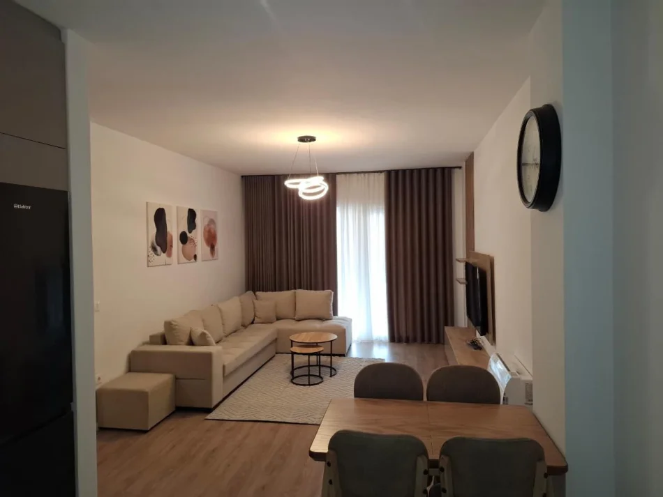 Tirane, jepet me qera apartament 2+1 Kati 6, 87 m² 750 € (Laprakë)