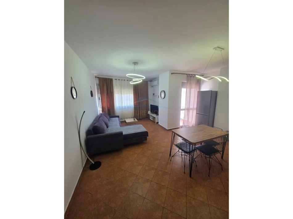 Tirane, jepet me qera apartament 2+1 Kati 6, 90 m² 650 € (Rruga Don Bosko)