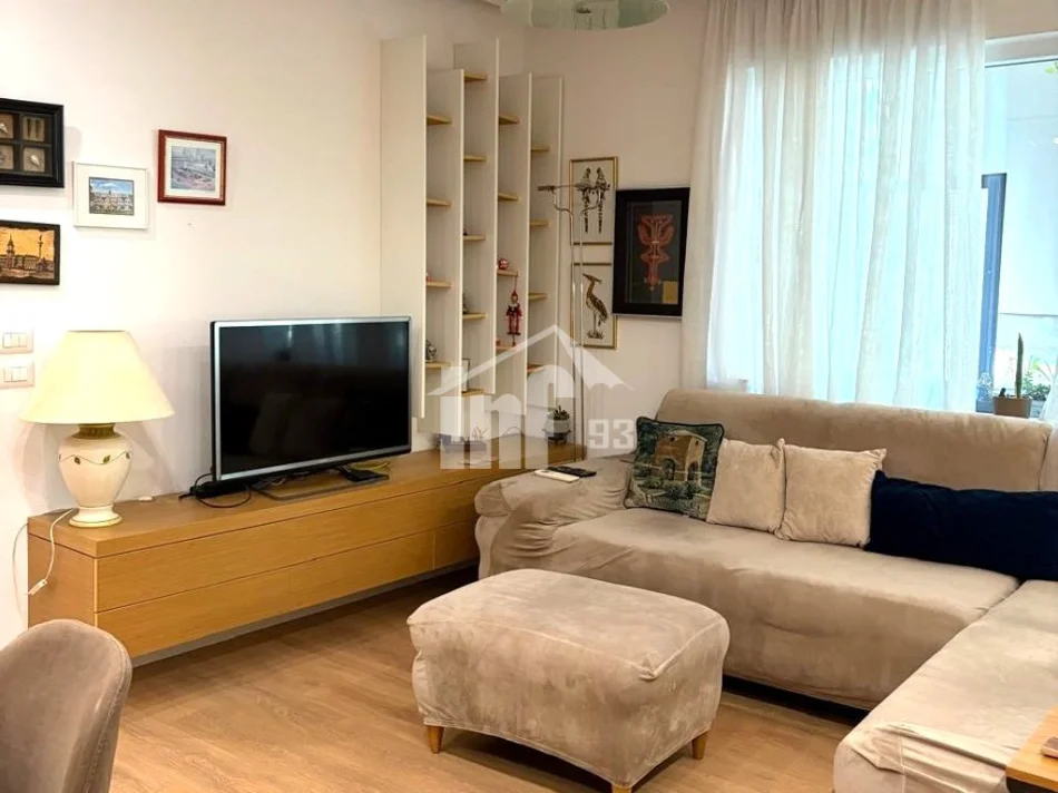 Tirane, jepet me qera apartament 2+1 Kati 6, 95 m² 1.200 € (RRUGA “MYSLYM SHYRI”)