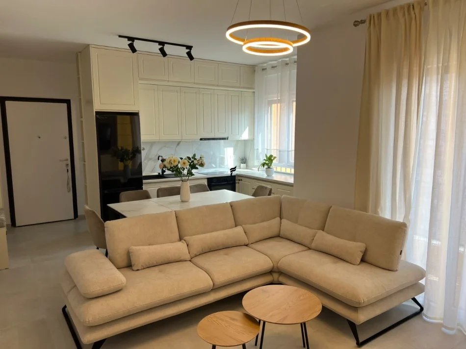 Tirane, jepet me qera apartament 2+1 Kati 6, 98 m² 900 € (PAZARI I RI)