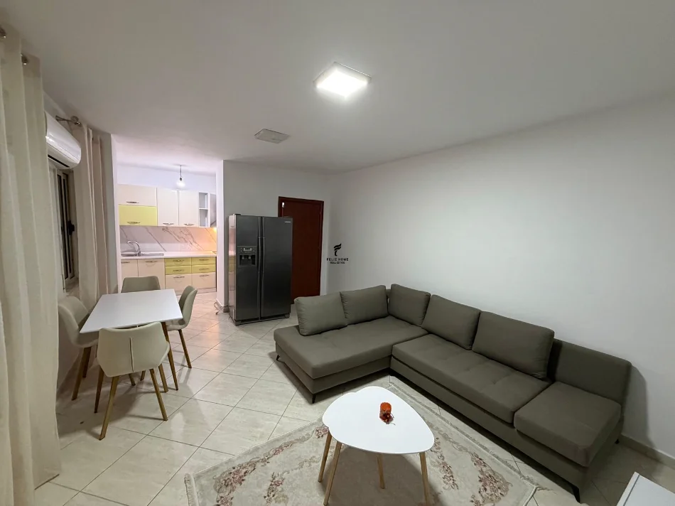 Tirane, jepet me qera apartament 2+1 Kati 7, 100 m² 700 € (JORDAN MISJA)