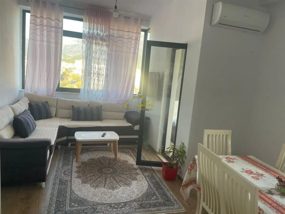 Tirane, jepet me qera apartament 2+1 Kati 7, 100 m² 700 € (PORCELAN)