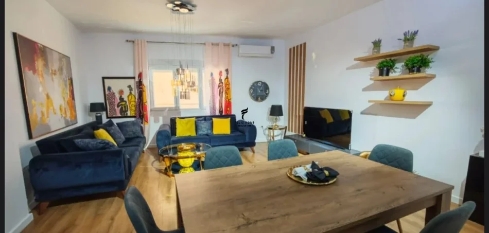 Tirane, jepet me qera apartament 2+1 Kati 7, 105 m² 950 € (KOMUNA E PARISIT)