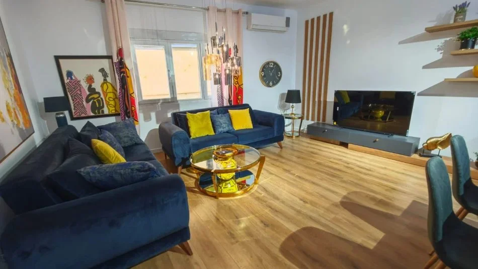 Tirane, jepet me qera apartament 2+1 Kati 7, 105 m² 950 € (Rruga Tish Dahia)