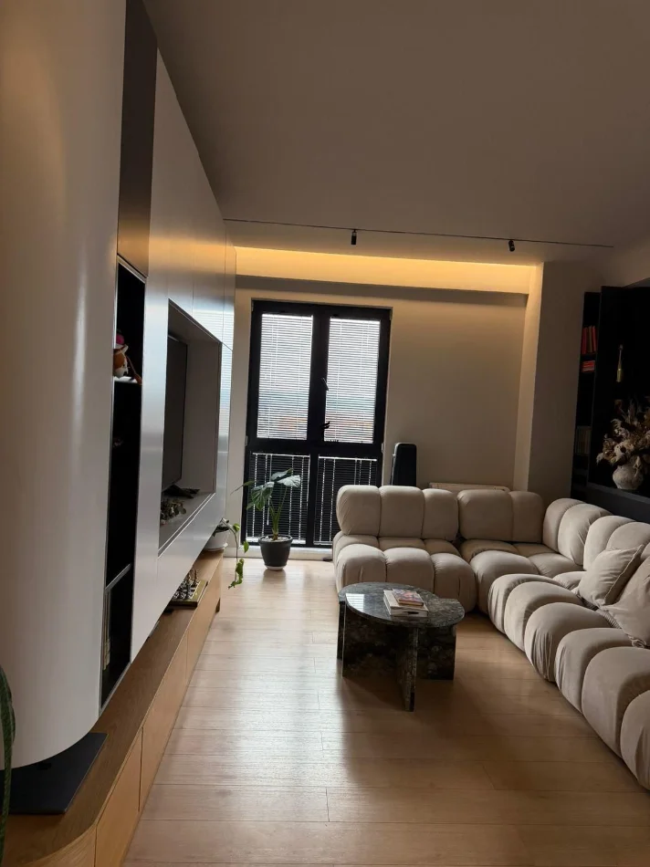 Tirane, jepet me qera apartament 2+1 Kati 7, 116 m² 325.000 € (RRUGA E DIBRES)