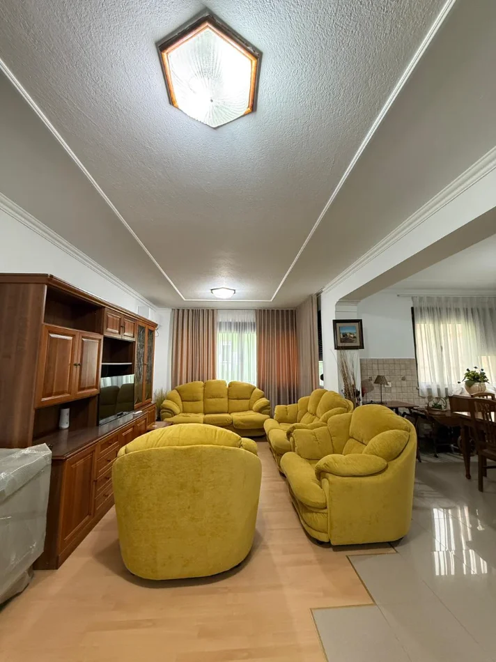 Tirane, jepet me qera apartament 2+1 Kati 7, 120 m² 1.200 € (Blloku)