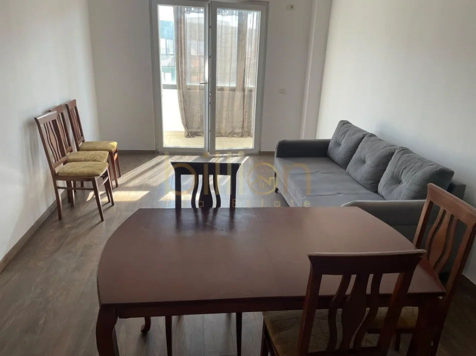 Tirane, jepet me qera apartament 2+1 Kati 7, 120 m² 450 € (Yzberisht)