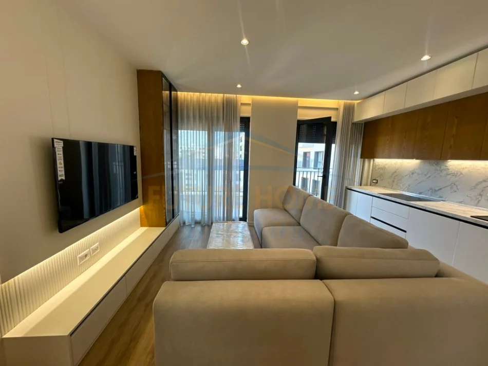 Tirane, jepet me qera apartament 2+1 Kati 7, 123 m²