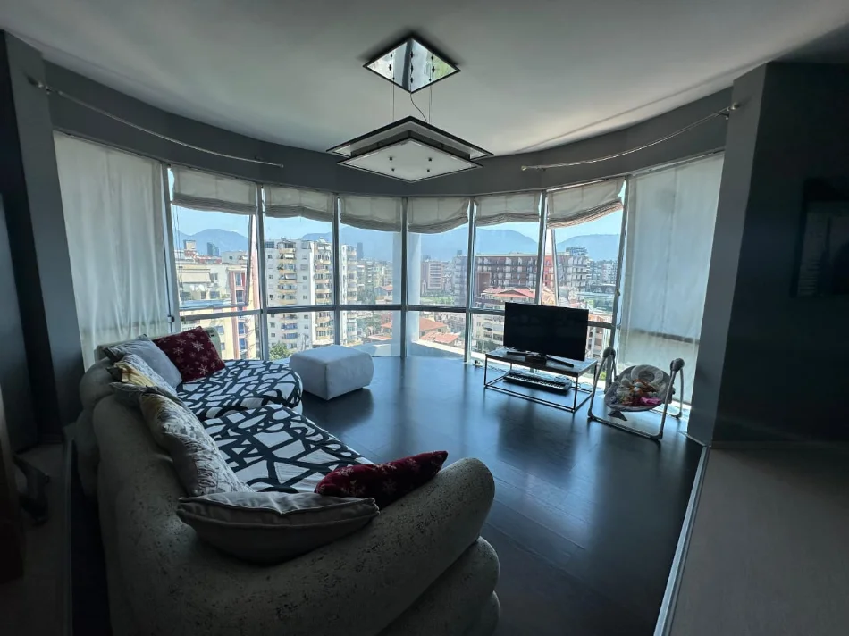 Tirane, jepet me qera apartament 2+1 Kati 7, 126 m² 870 € (Komuna e Parisit)